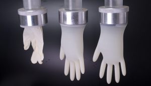 روش های تست دستکش ضد اسید و ضد حلال مخصوص کار با مواد شیمیایی