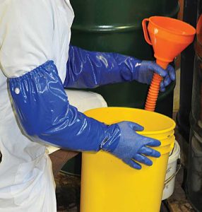 کاربردهای دستکش ضد اسید و حلال برای کار با مواد شیمیایی